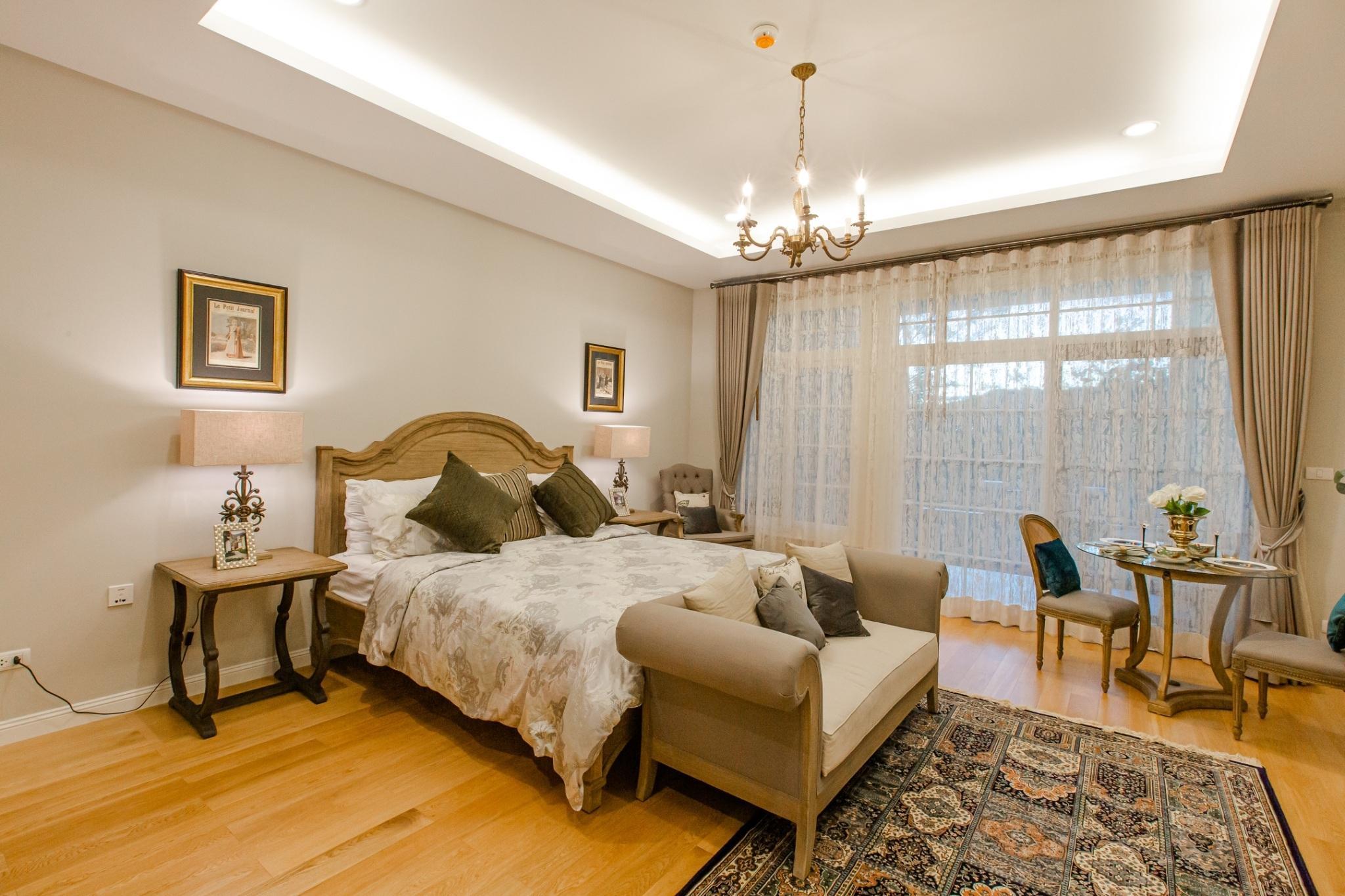Castle, Suite