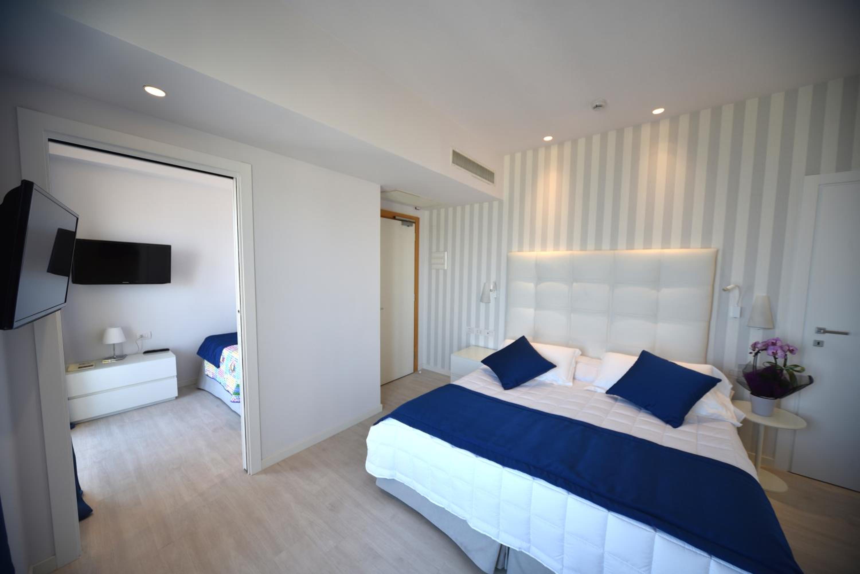 Hotel Fedora 9/50