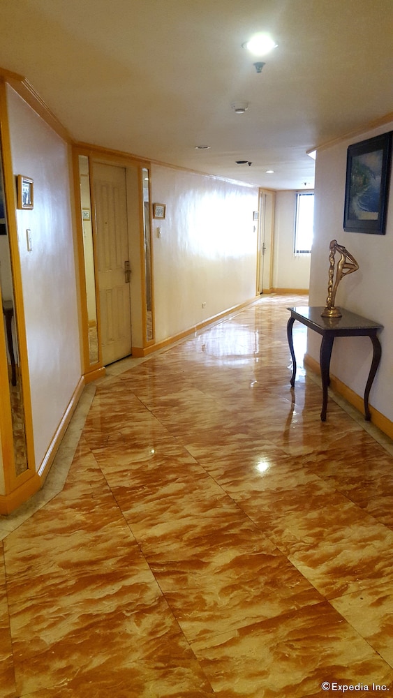 Lourdes Family Suites Makati powered by Cocotel 20/41