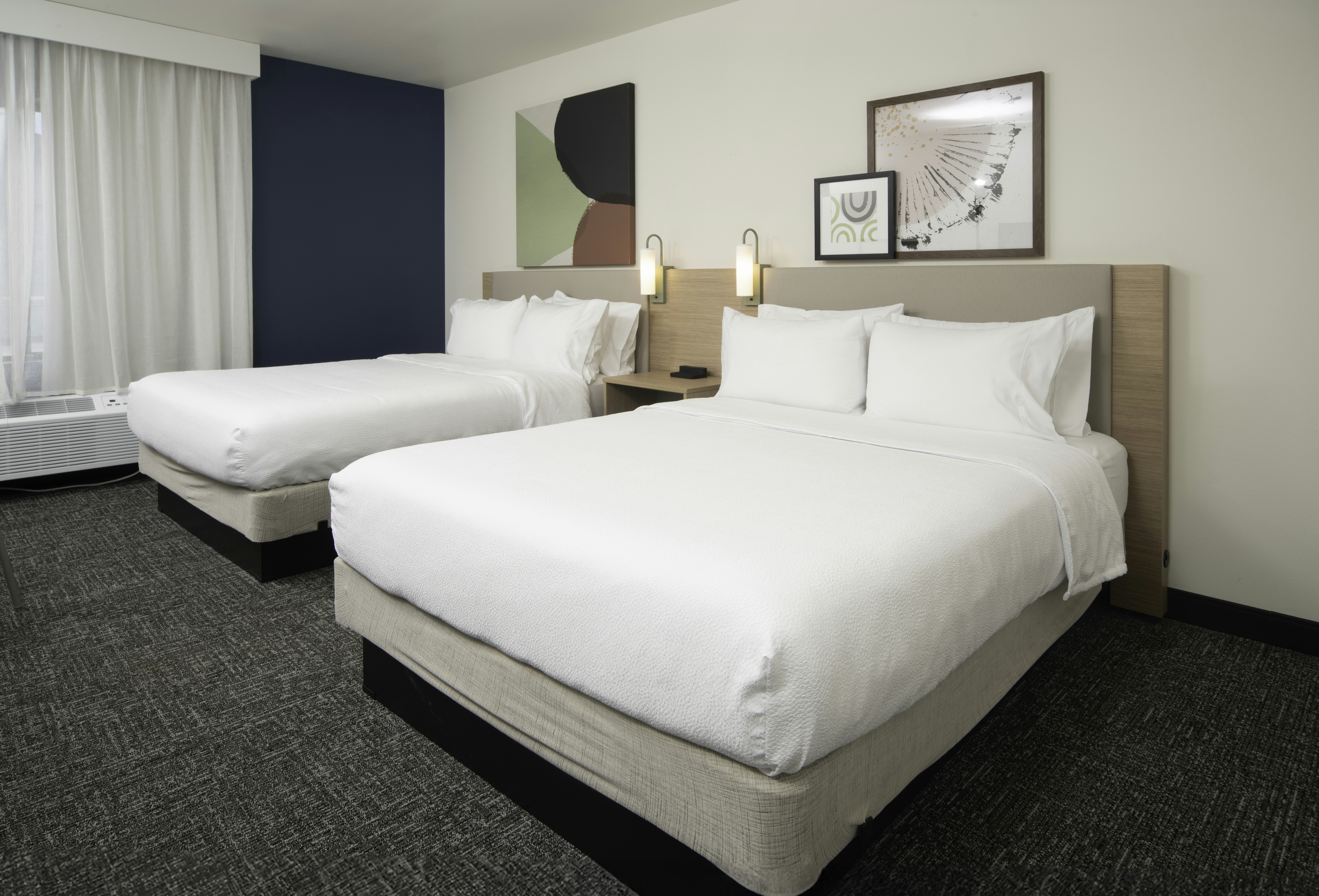 Room, 2 Queen Beds 2/5