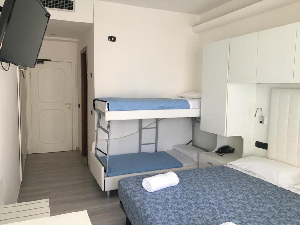 Hotel Saint Tropez Riccione 39/39