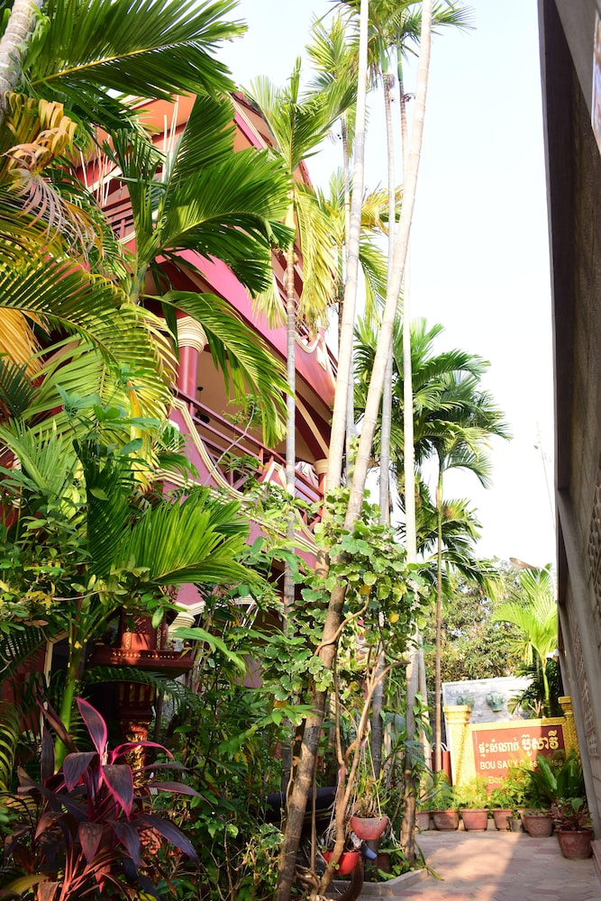 Bou Savy Guesthouse 65/68