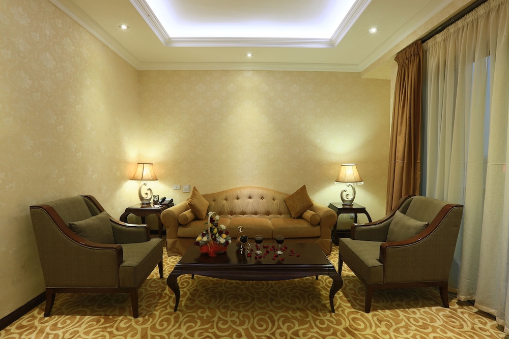Capital Hotel And Spa 55/76