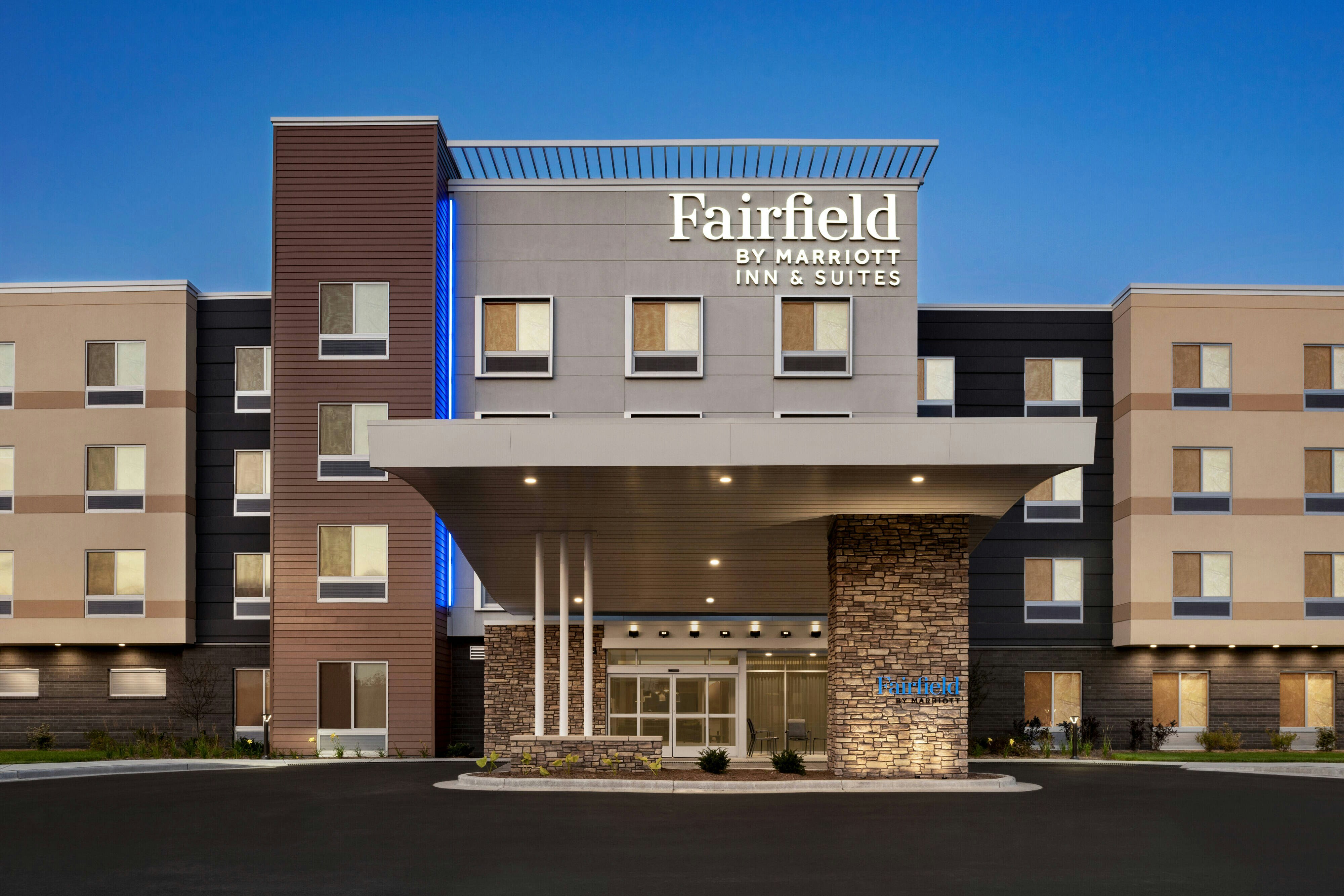 Fairfield Inn Suites Milwaukee West 2/38