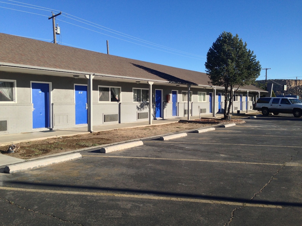 Travelodge by Wyndham Farmington Hwy 64 66/70