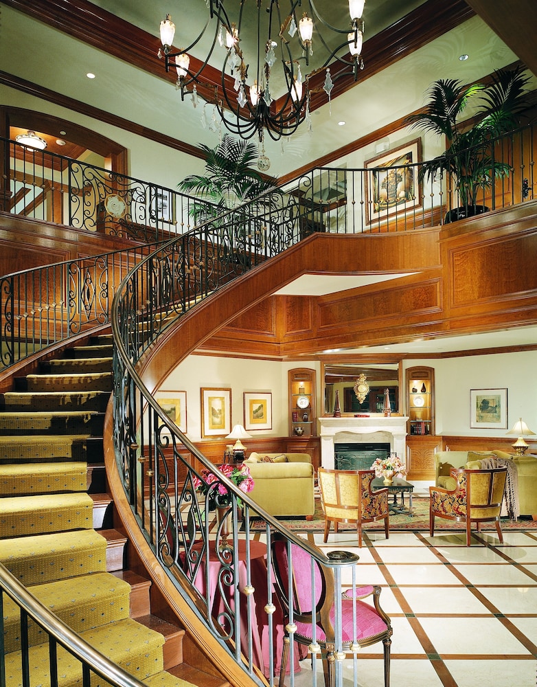 The Rose Hotel 51/53