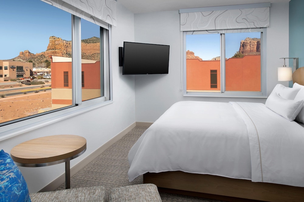 1 Bedroom, Suite, King Bed, Sofa
