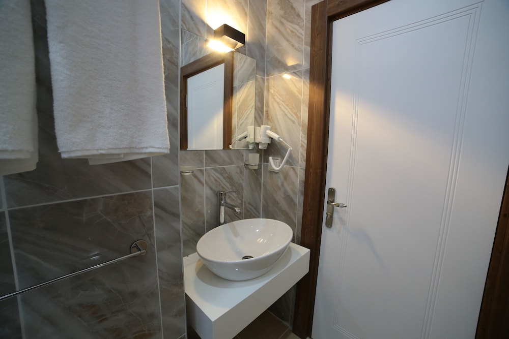 Mitani Suites 47/50