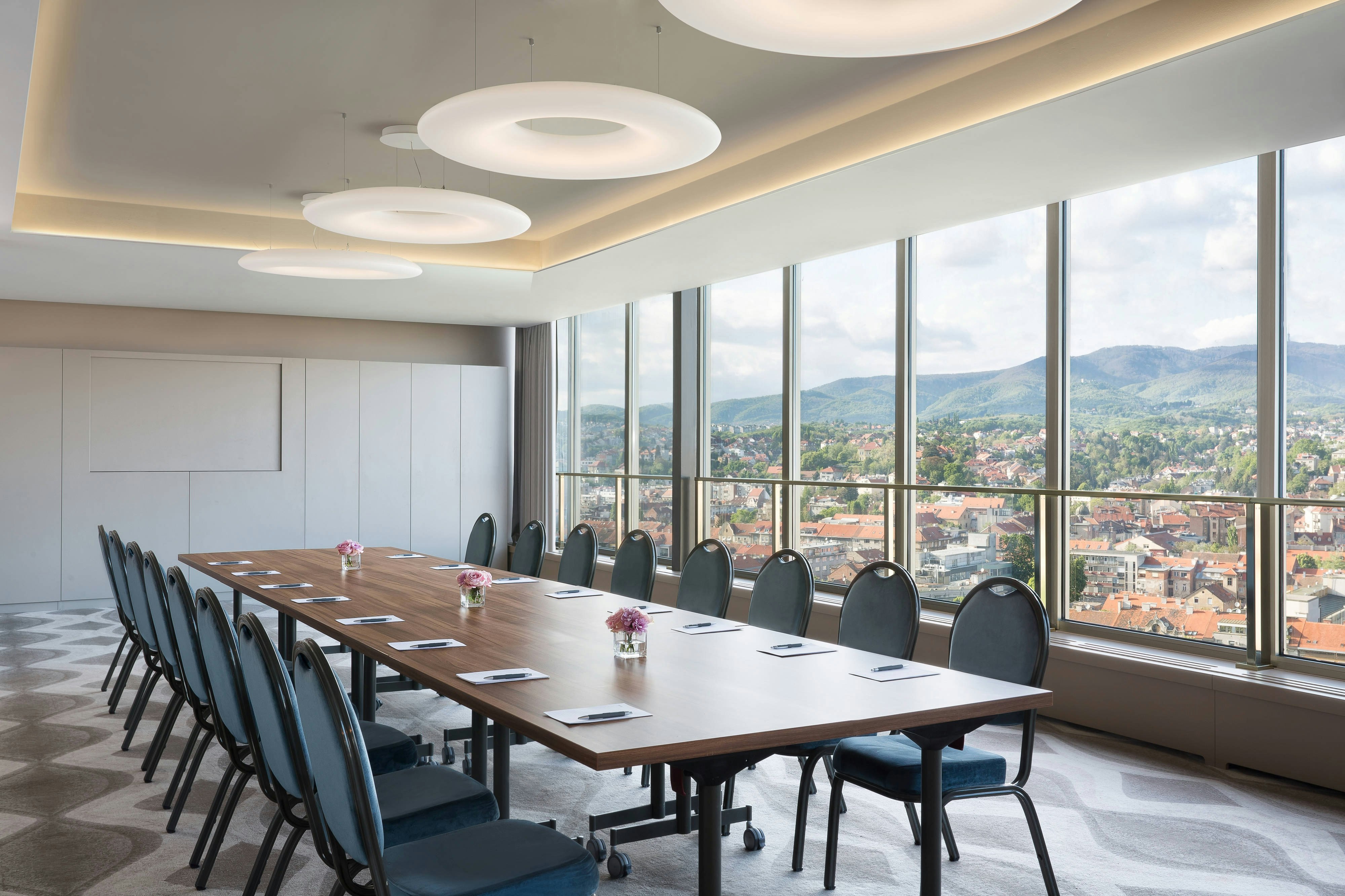 Westin Zagreb Hotel 60/68