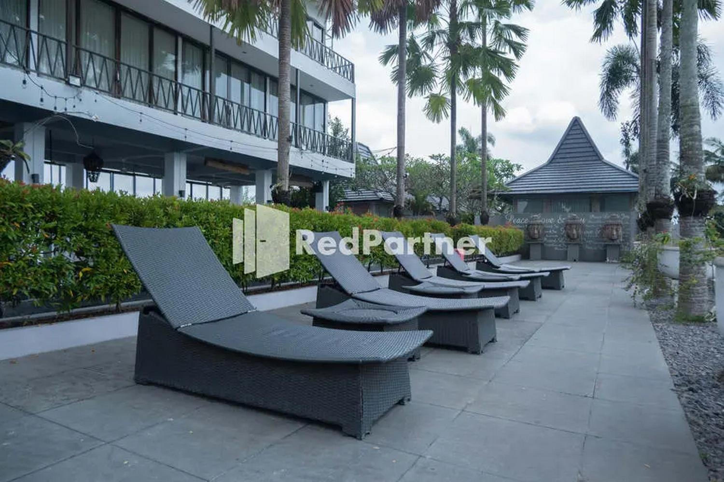 SAWAH JOGLO BOUTIQUE VILLAS AND RESTO 47/55