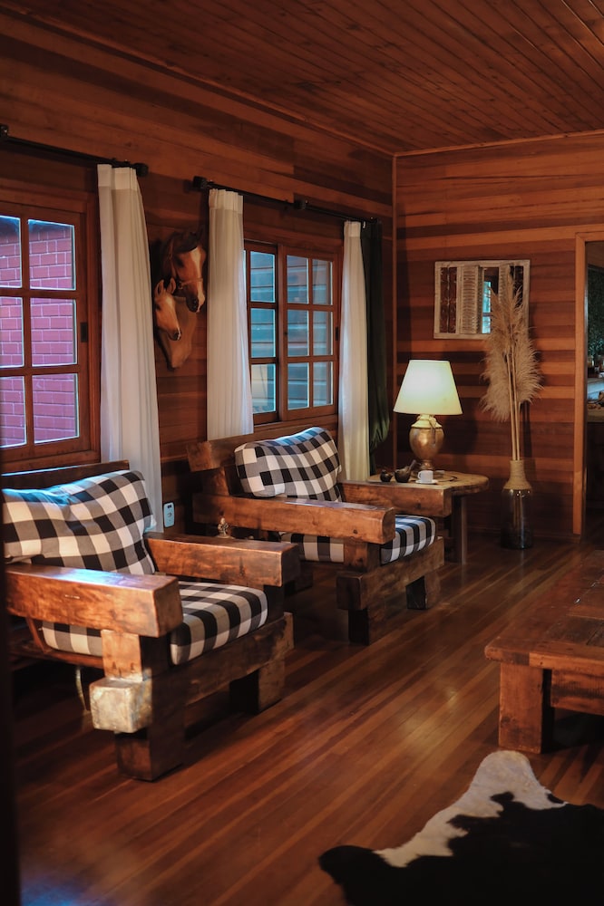 Hotel Cabanas Glamour 32/50