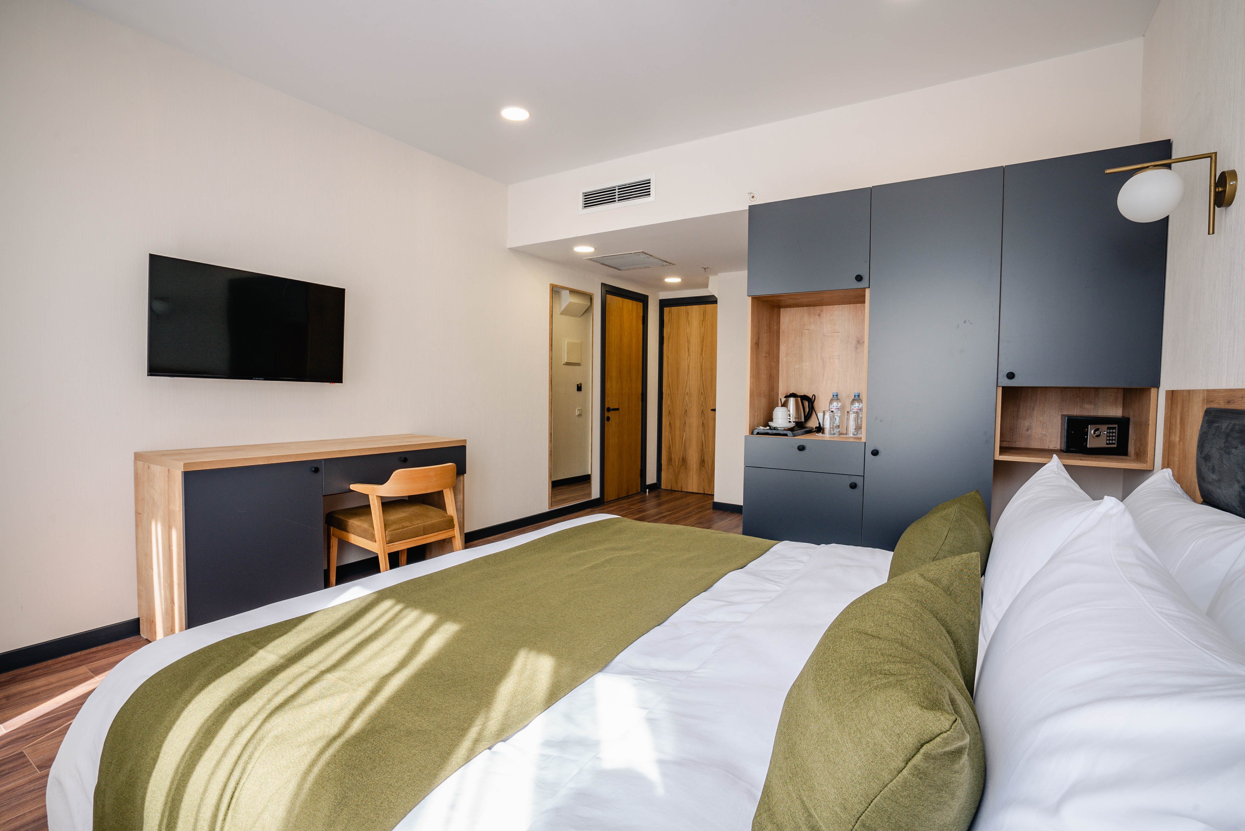 Deluxe, Double Bed, Akhaltsikhe Inn 2/3