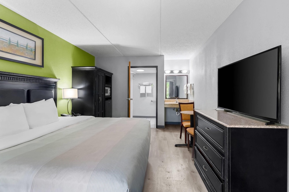 غرفة بسرير كينج للمدخنين لذوي الإعاقة