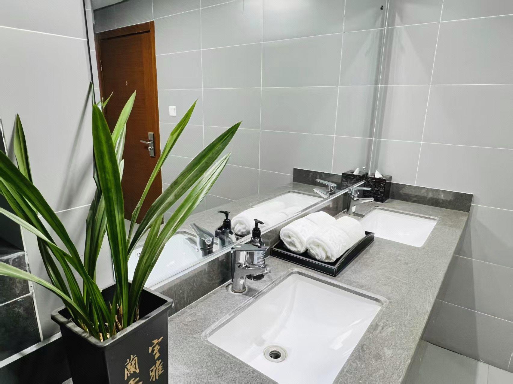 Yitel Hotel (Xining West Street Wangfujing) 58/59