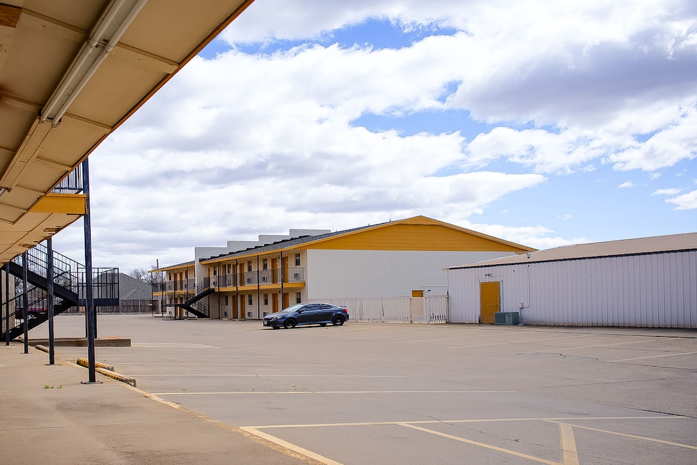OYO Hotel Duncan, OK - Hwy 81 Near Chisholm Casino 19/22