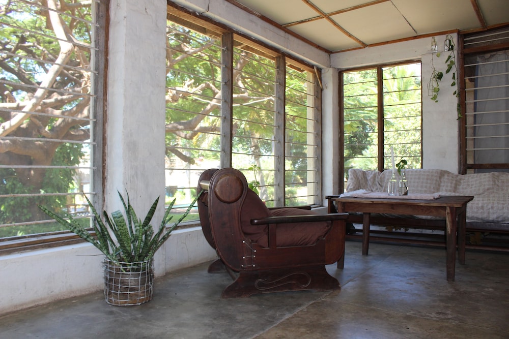 Nkhudzi Lodge 14/50