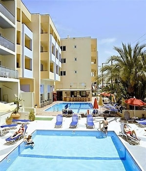 Lefkoniko Bay 33/34