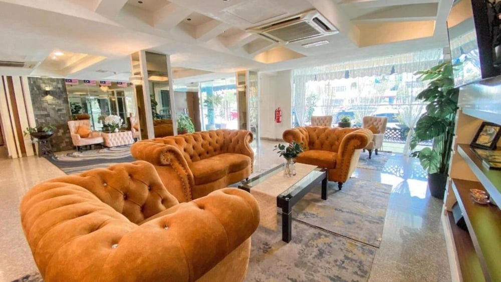 Desa Queenspark Hotel 46/77