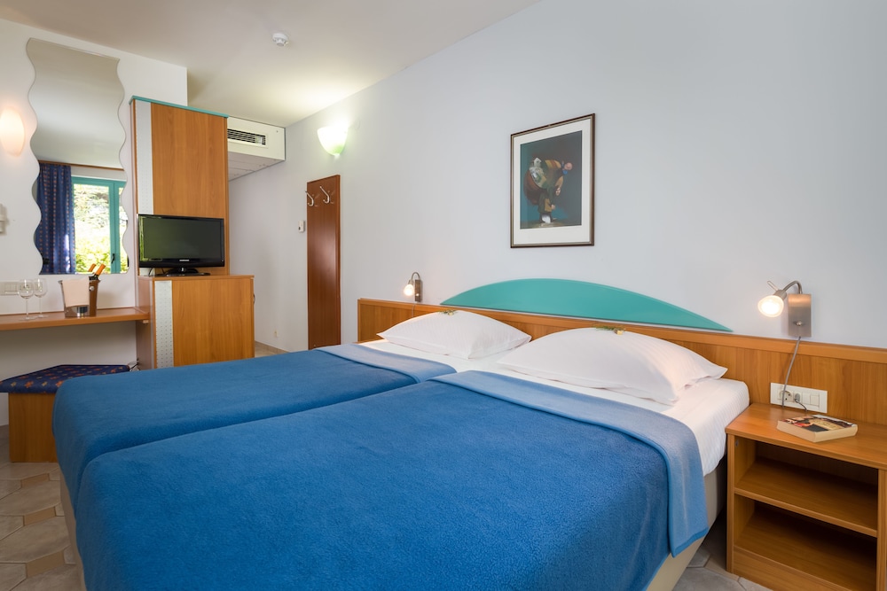 Bretanide Sport Wellness Resort 12/50