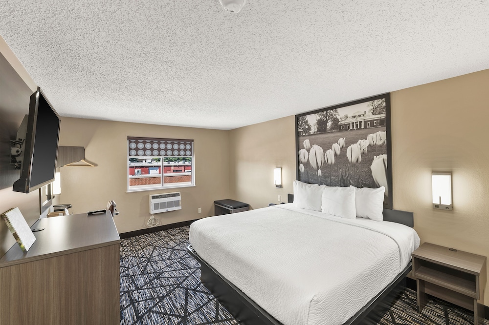 Super 8 by Wyndham Charlottesville 18/51
