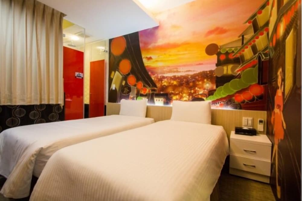 DELUXE, TWIN BEDS