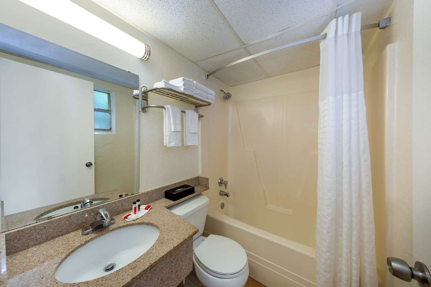 Super 8 By Wyndham Bradenton Sarasota Area 9/11