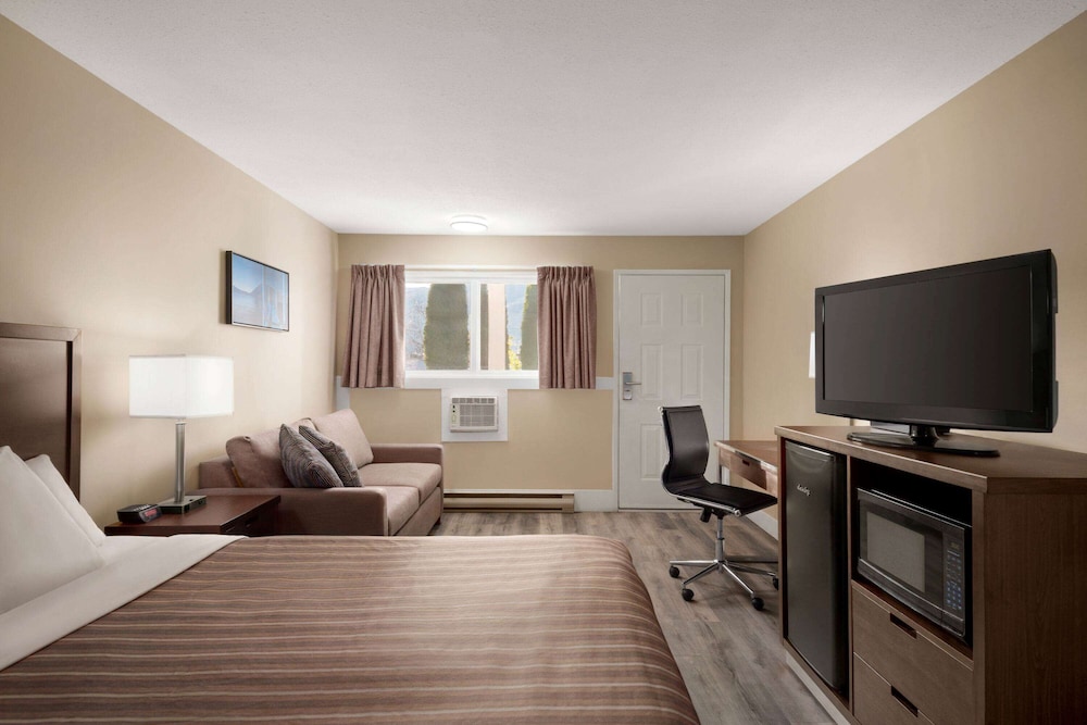 Travelodge by Wyndham Salmon Arm 29/40