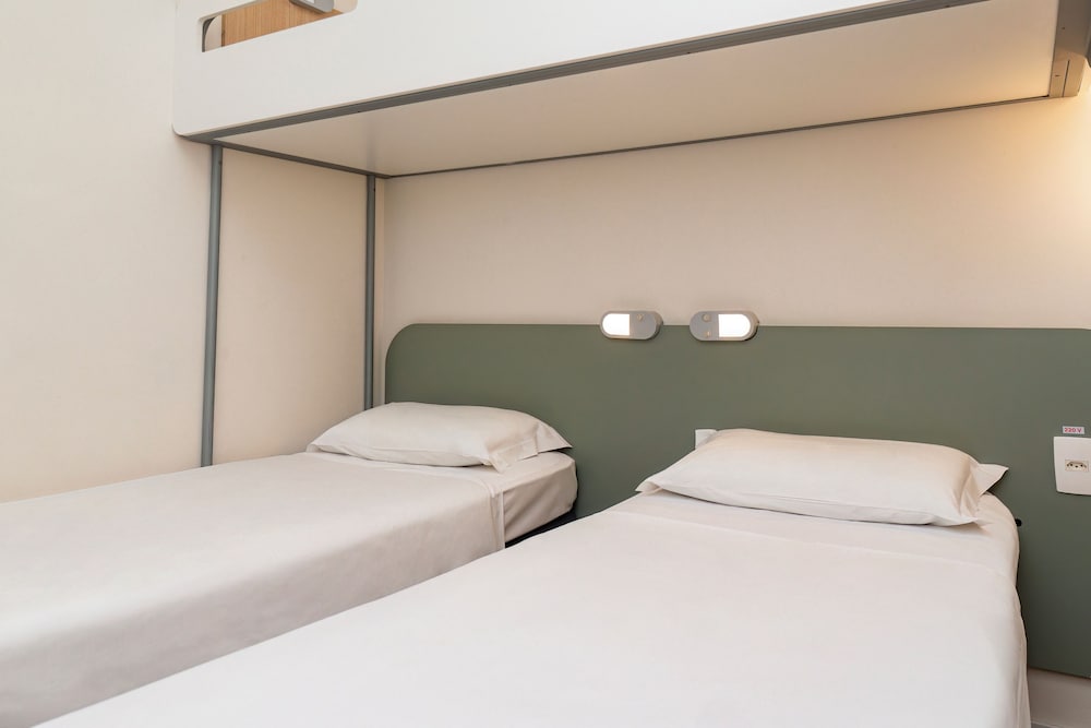Ibis Budget Curitiba Aeroporto 26/65