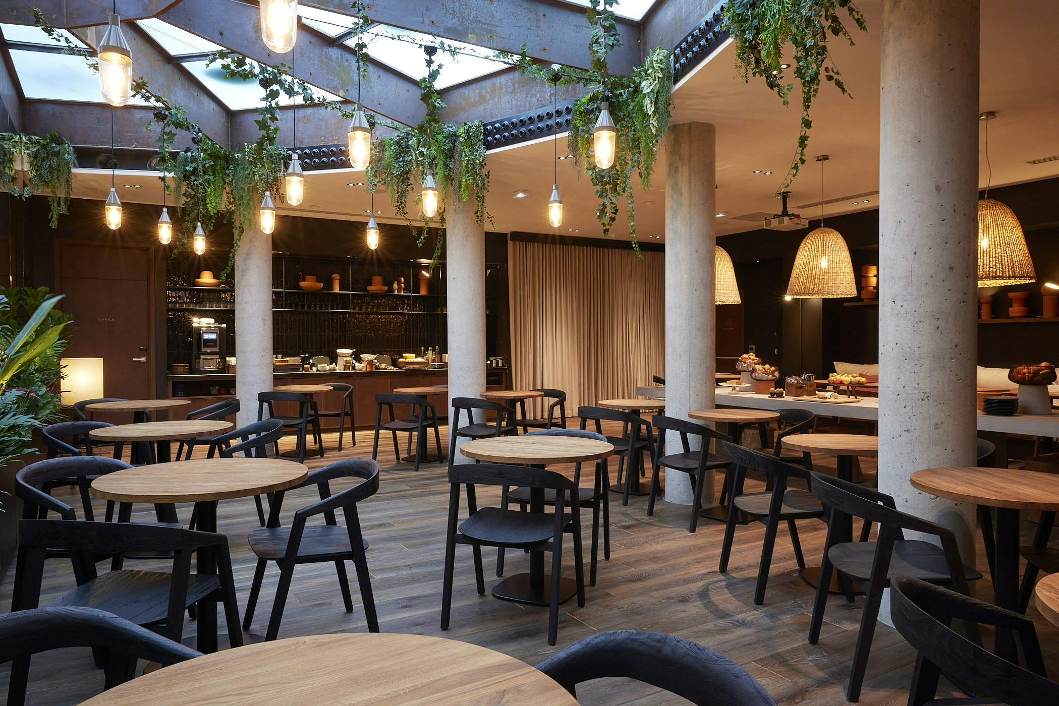 Le Bellune Bar Hotel and Spa Paris 32/42