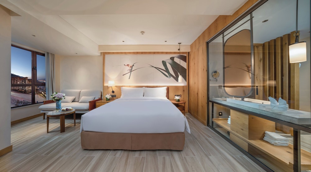 غرفة قياسية بسرير كينج في طابق مرتفع، Holiday Inn Jilin Beidahu 4/7
