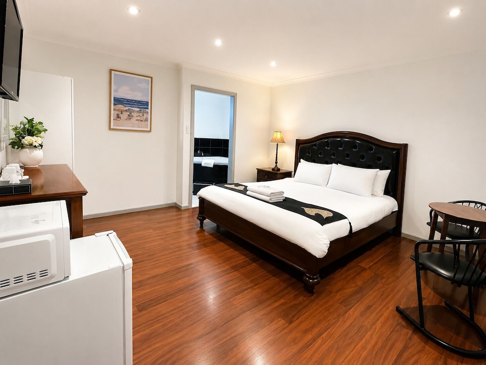 Spa, Queen Bed