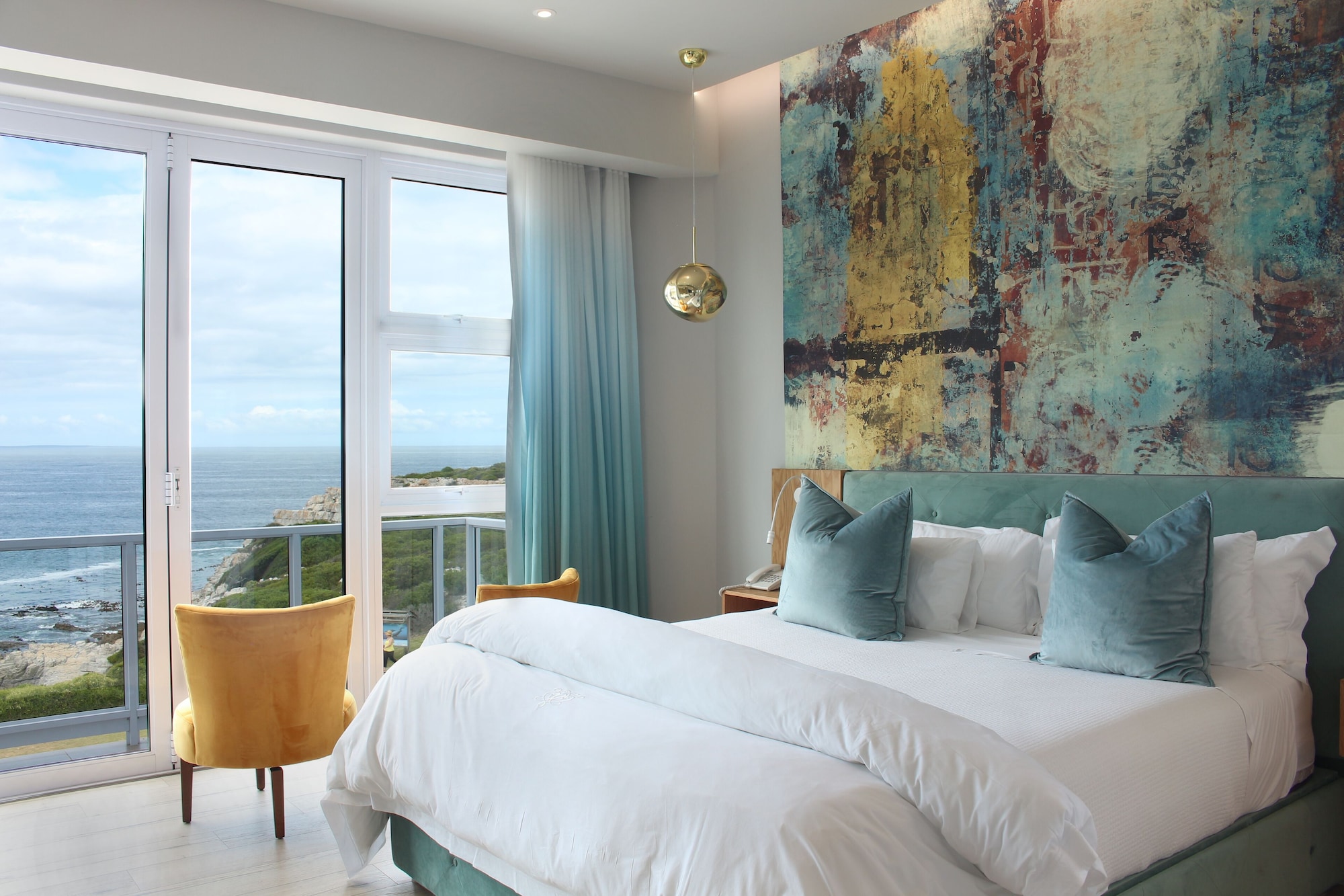 HONEYMOON, SUITE