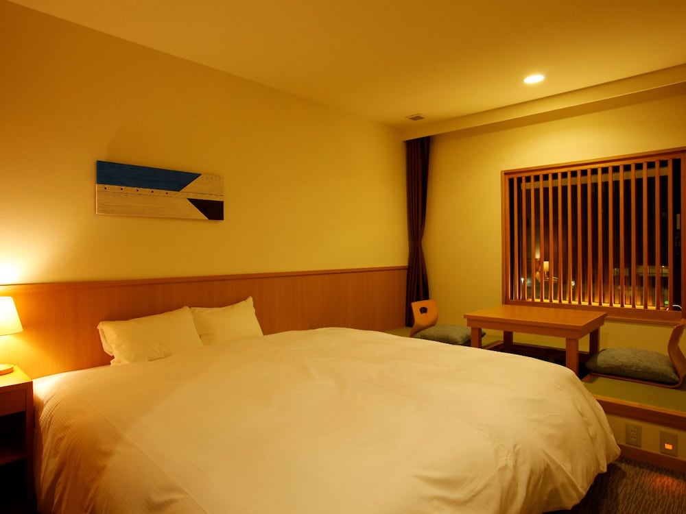 Bayside Square Kaike Hotel 8/59