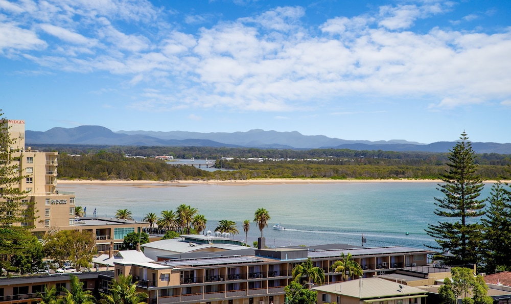 PORT PACIFIC RESORT 64/66
