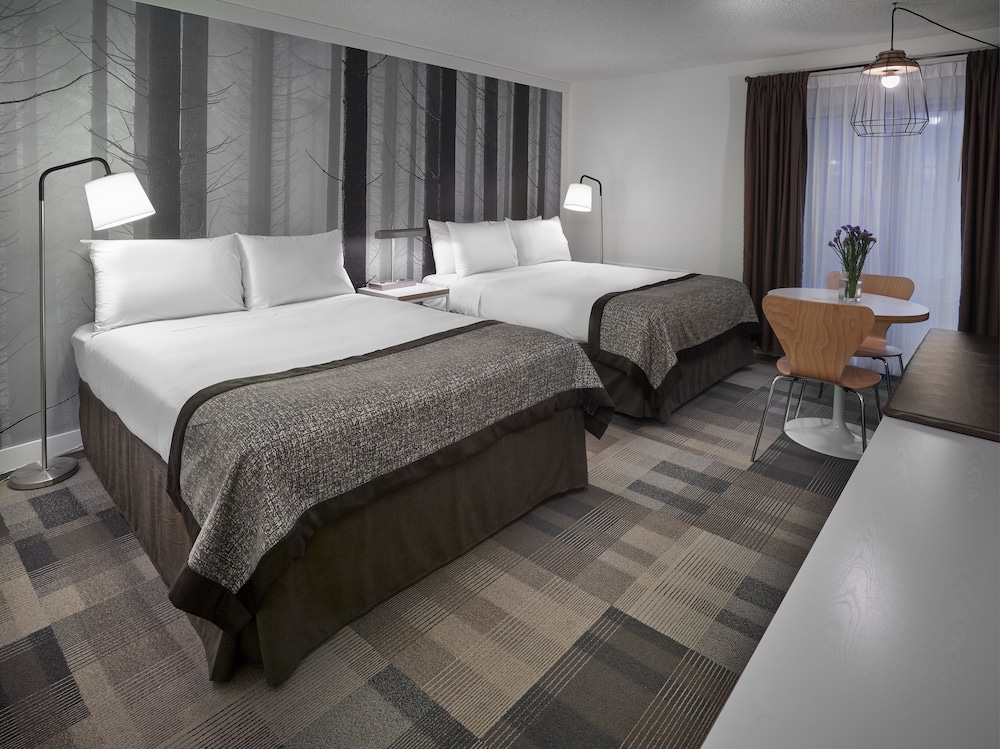 Coast Canmore Hotel Conference Centre 13/49