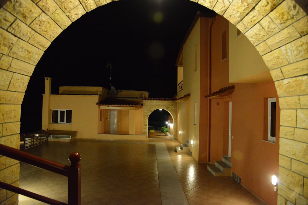 Marias Filoxenia Suites 13/50