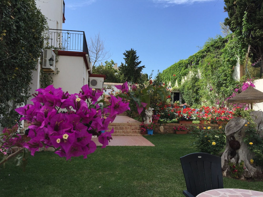 Hotel Carmen Teresa 61/72