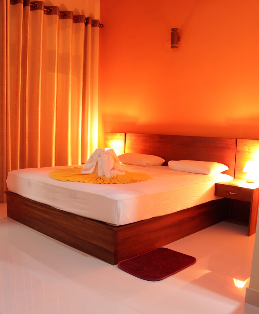Airport Villa 34/57