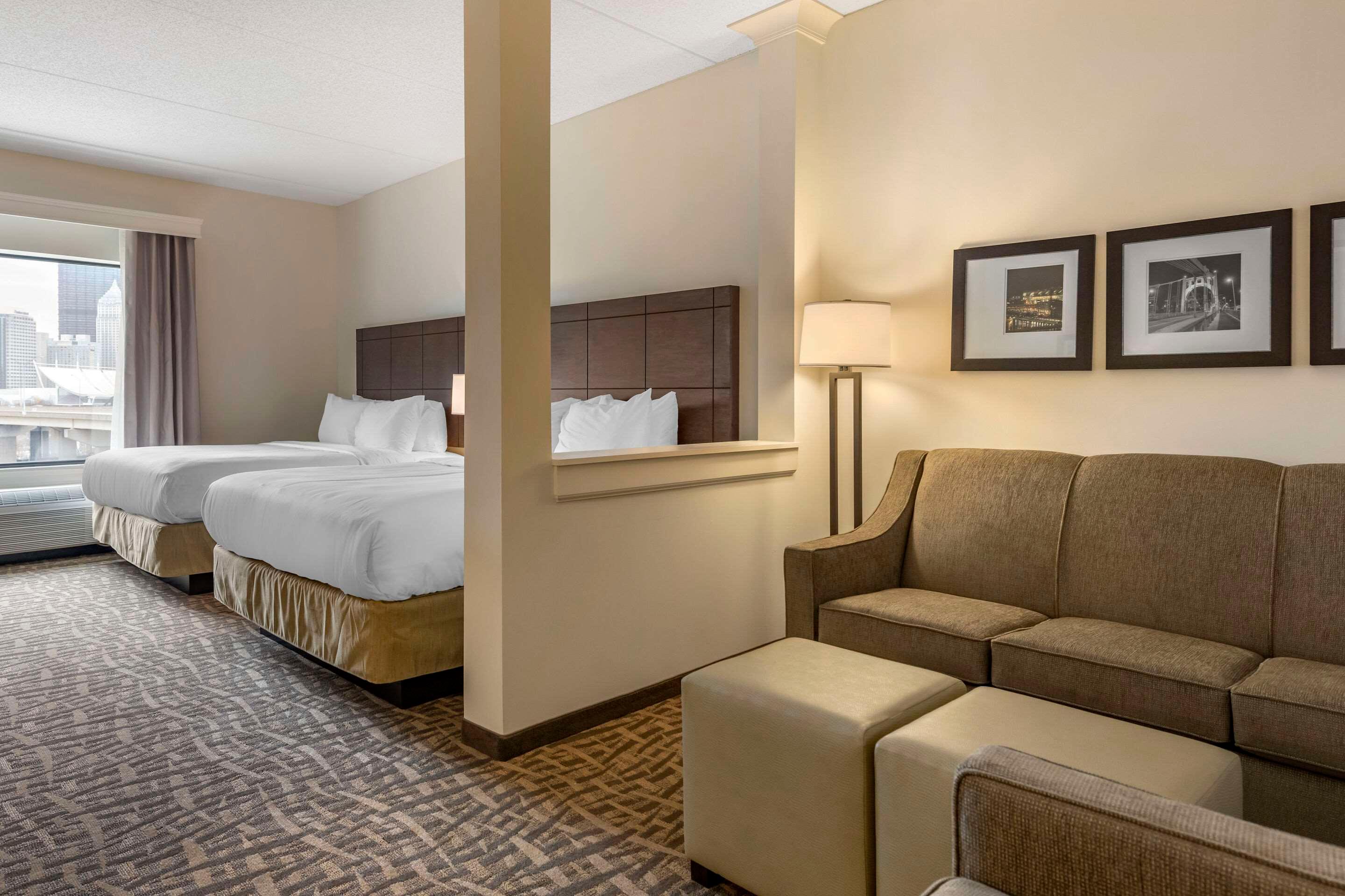 SUITE, 2 QUEEN BEDS