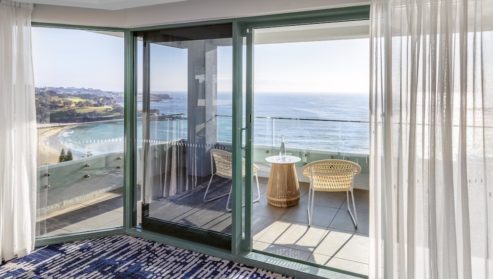 InterContinental Sydney Coogee Beach by IHG 32/80