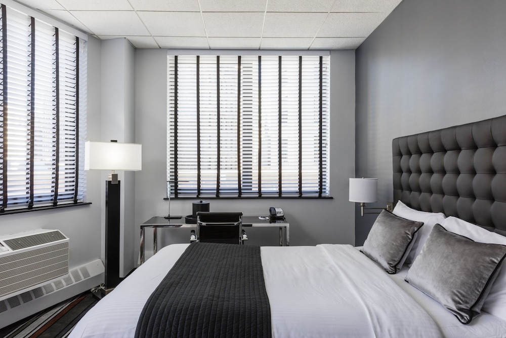 Broadway Plaza Hotel 35/61