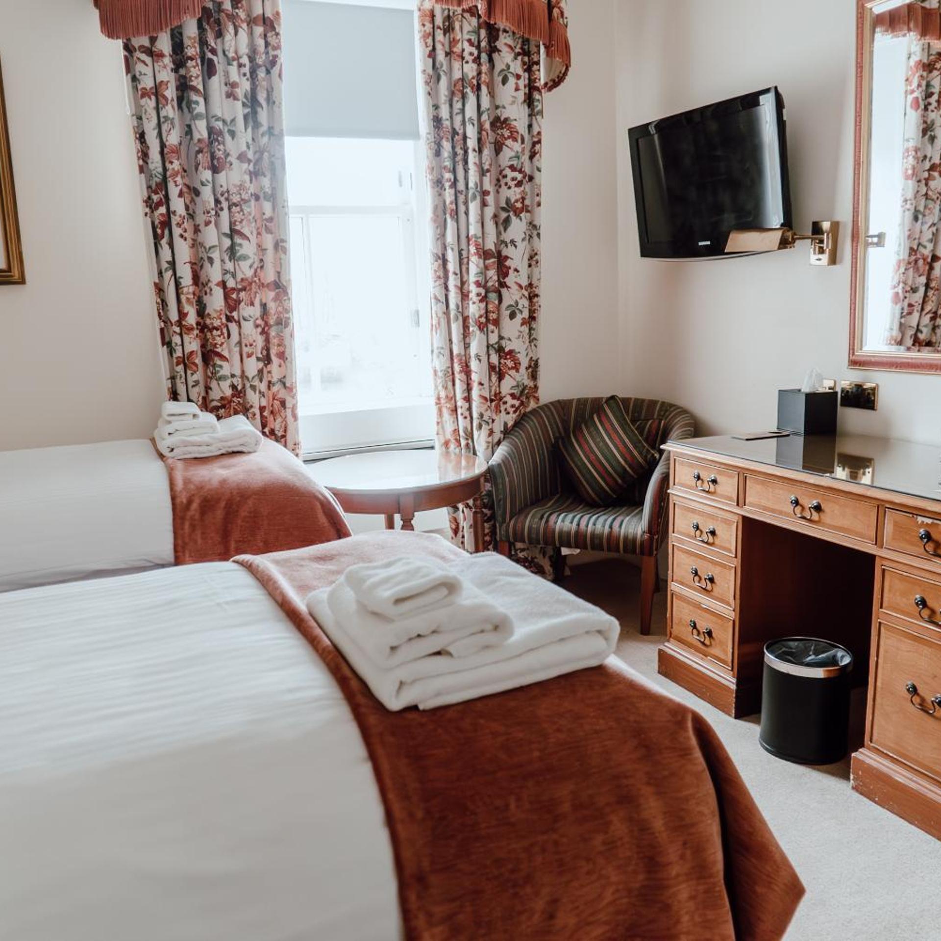 Room, Twin Beds, Sea View