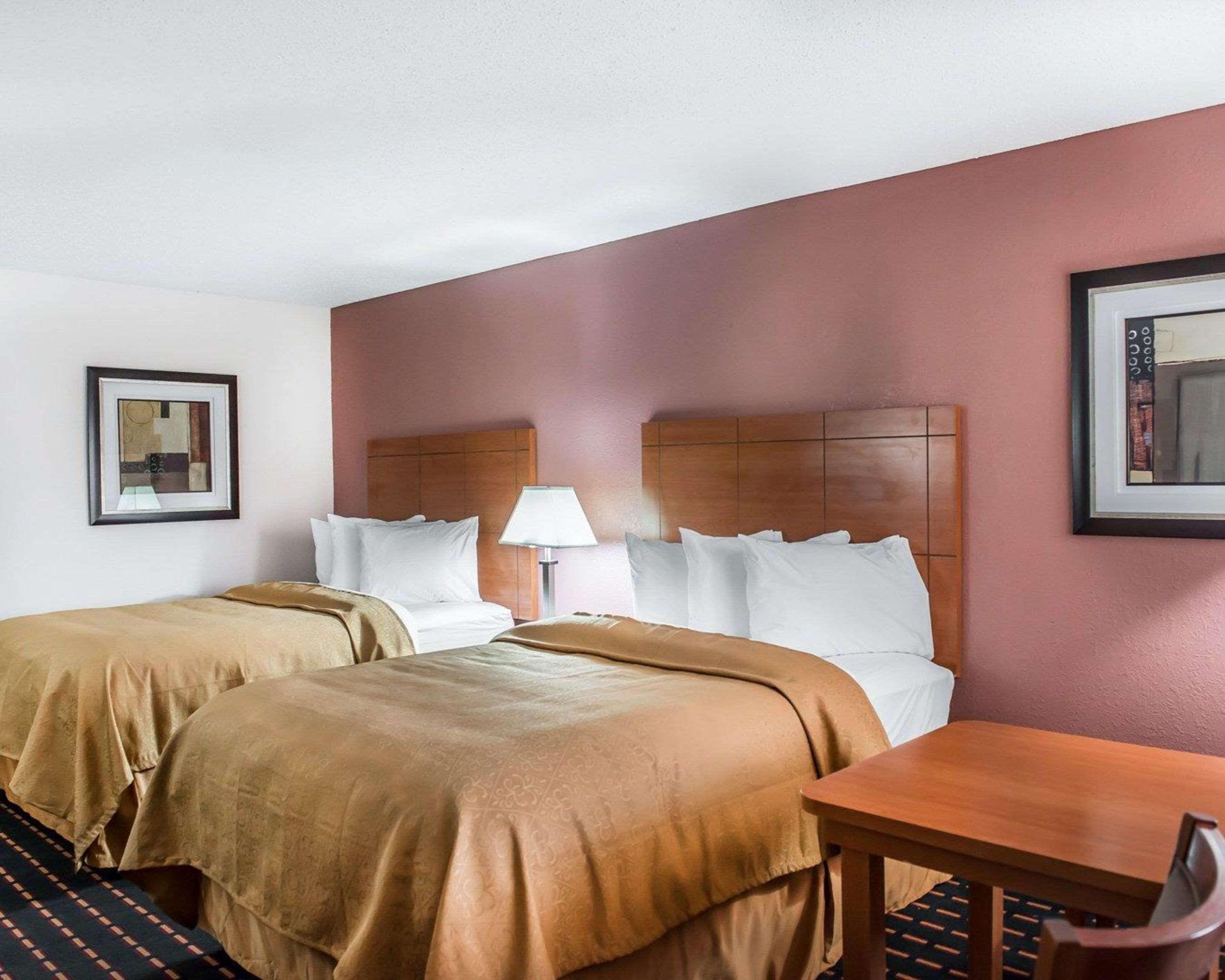 غرفة بسريرين مزدوجين، Quality Inn Marianna 2/3