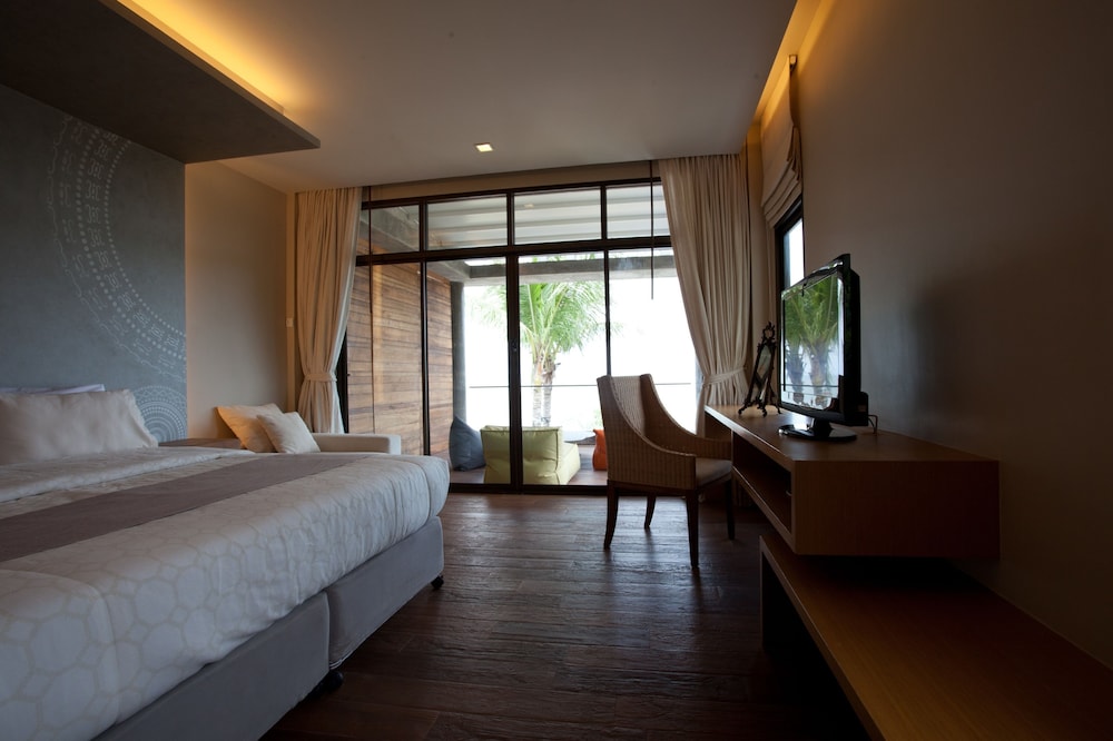NA TARA RESORT 10/50