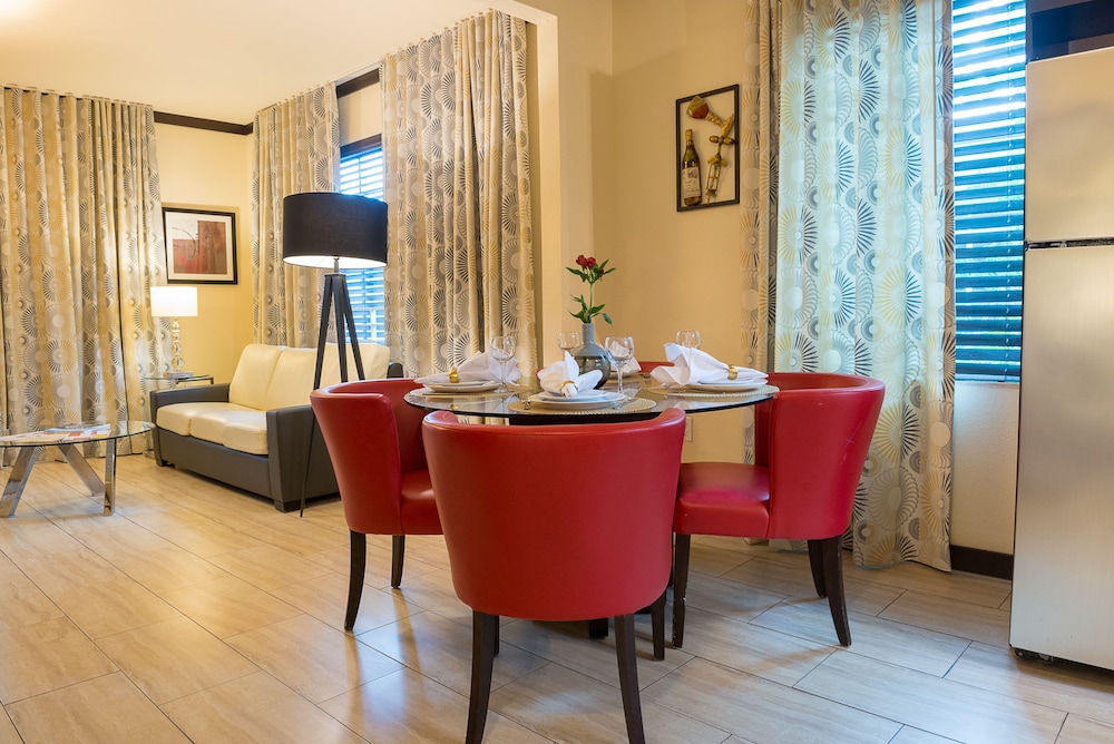 Tradewinds Apartment Hotel 48/65