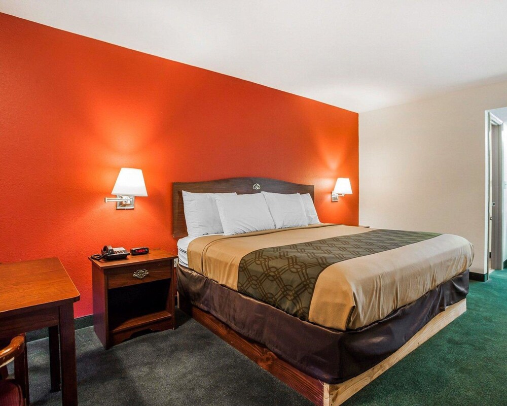 Econo Lodge Jefferson City 13/41