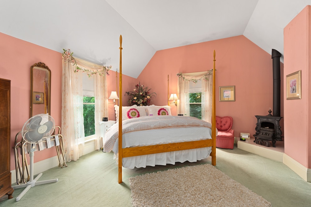 The Gables Wine Country Inn 11/50