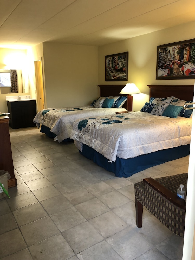 Wolf Inn Hotel 12/50