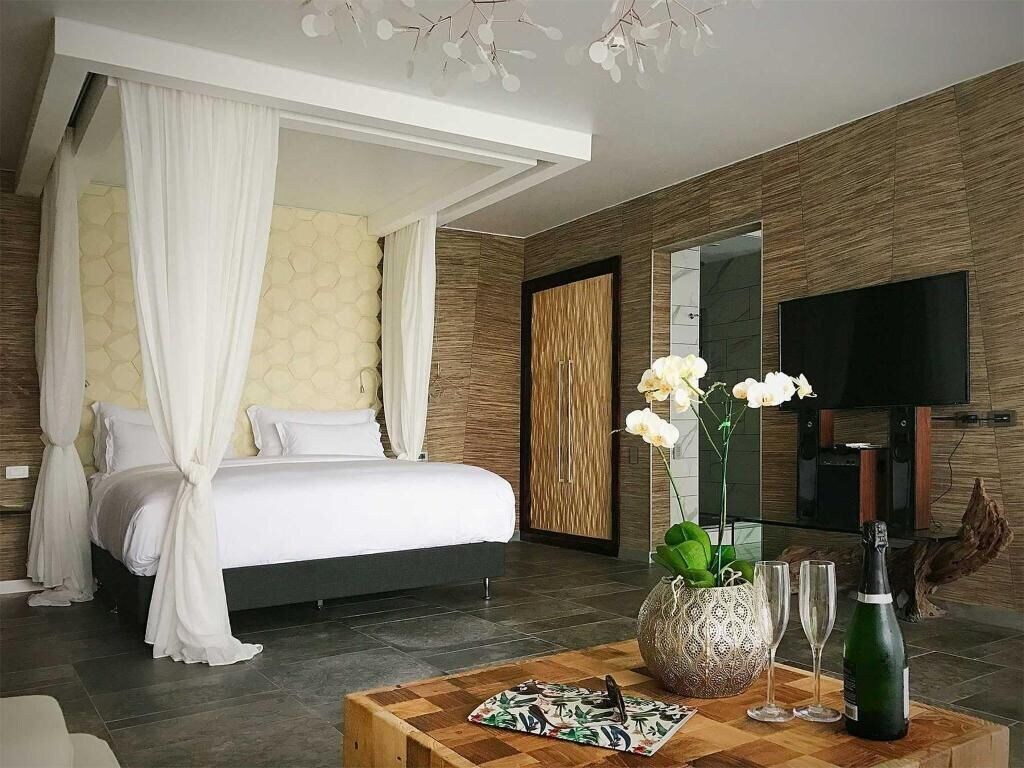 Tropical, Suite, King Bed