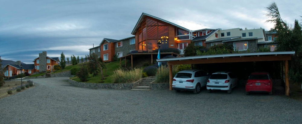 Blanca Patagonia Boutique Inn and Cabins 60/66